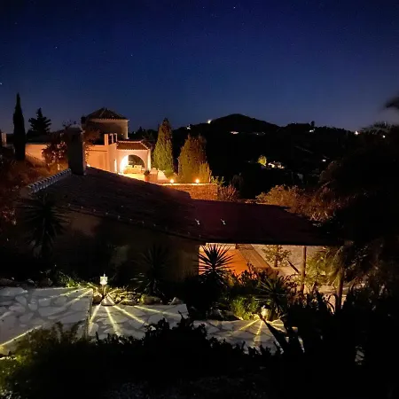 Couette-café Casa-b Bed & Breakfast, Adults Recommended Cómpeta