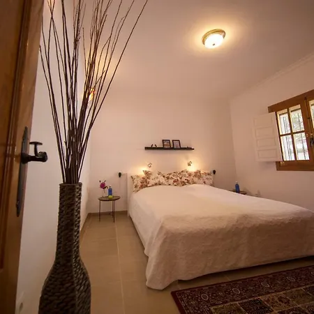 فندق مبيت وإفطار Casa-b Bed & Breakfast, Adults Recommended
